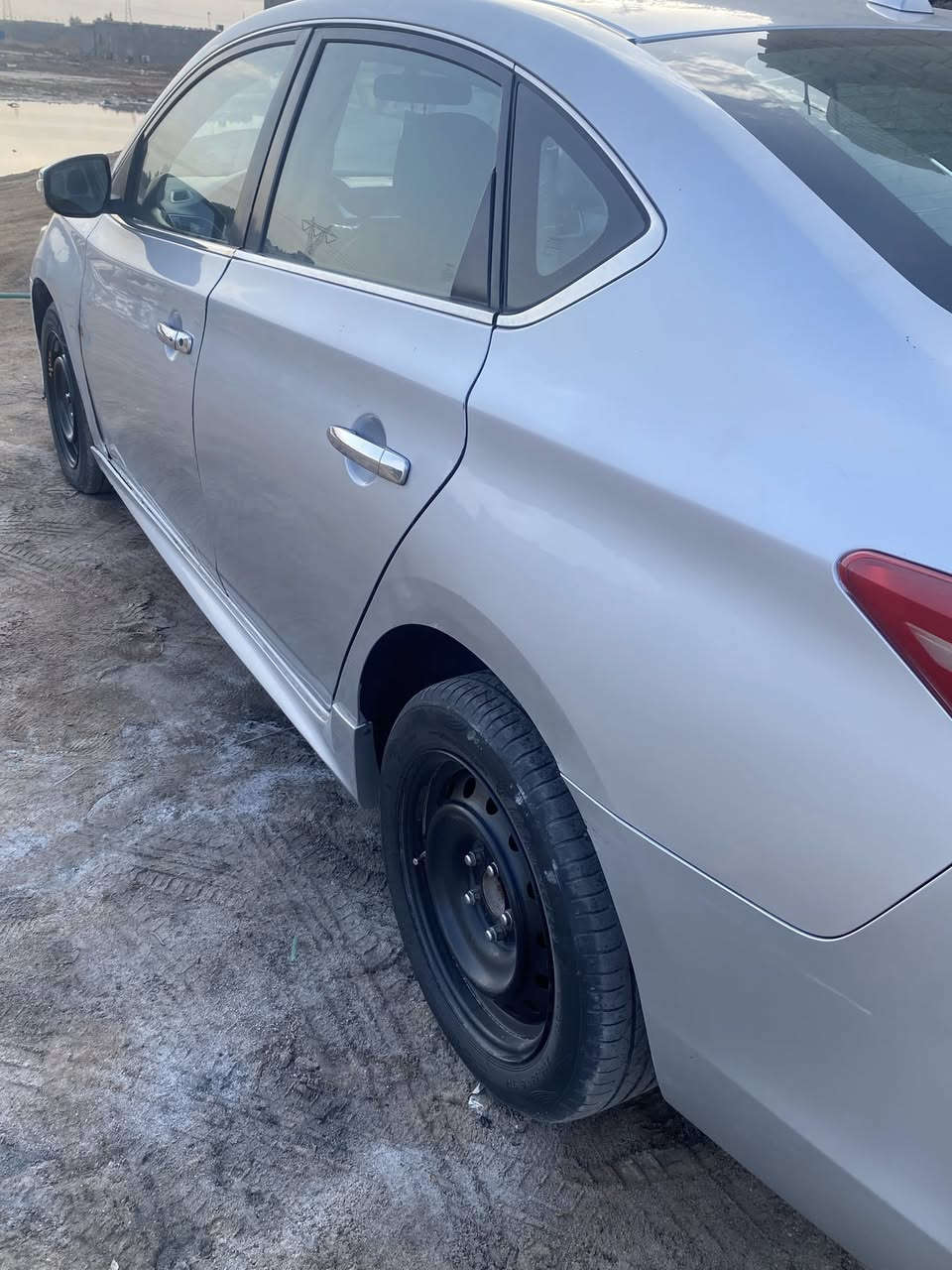 نيسان سنترا موديل 16 وارد امريكي
سعر 80وبيها مجال قليل 
مكاني البصره كرمه علي
***********
