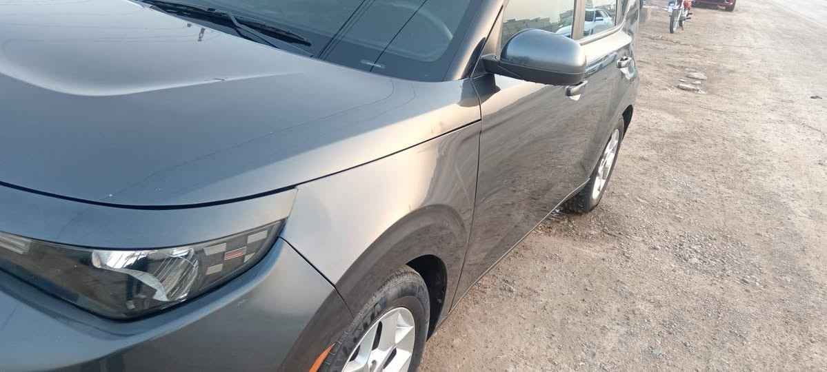 كيا صول 2023 رقم بغداد محرك 2000 دوش كير اي تي بيها جاملغ و بنيد تبديل و الباب صبغ كلير فقط رادار امي و رادار جانبي أوتو ستوب شاشه كار بلي و كامره و مود درايف
السياره جاهز ما بيها اي نقص السعر 122 
اتصال فقط ***********
