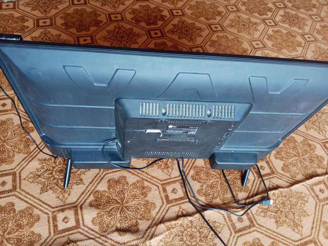 السلام عليكم بلازمه حجم 32 بدون نت اي عطل مابيها نضيفه السعر 65 وبيها مجال ***********
