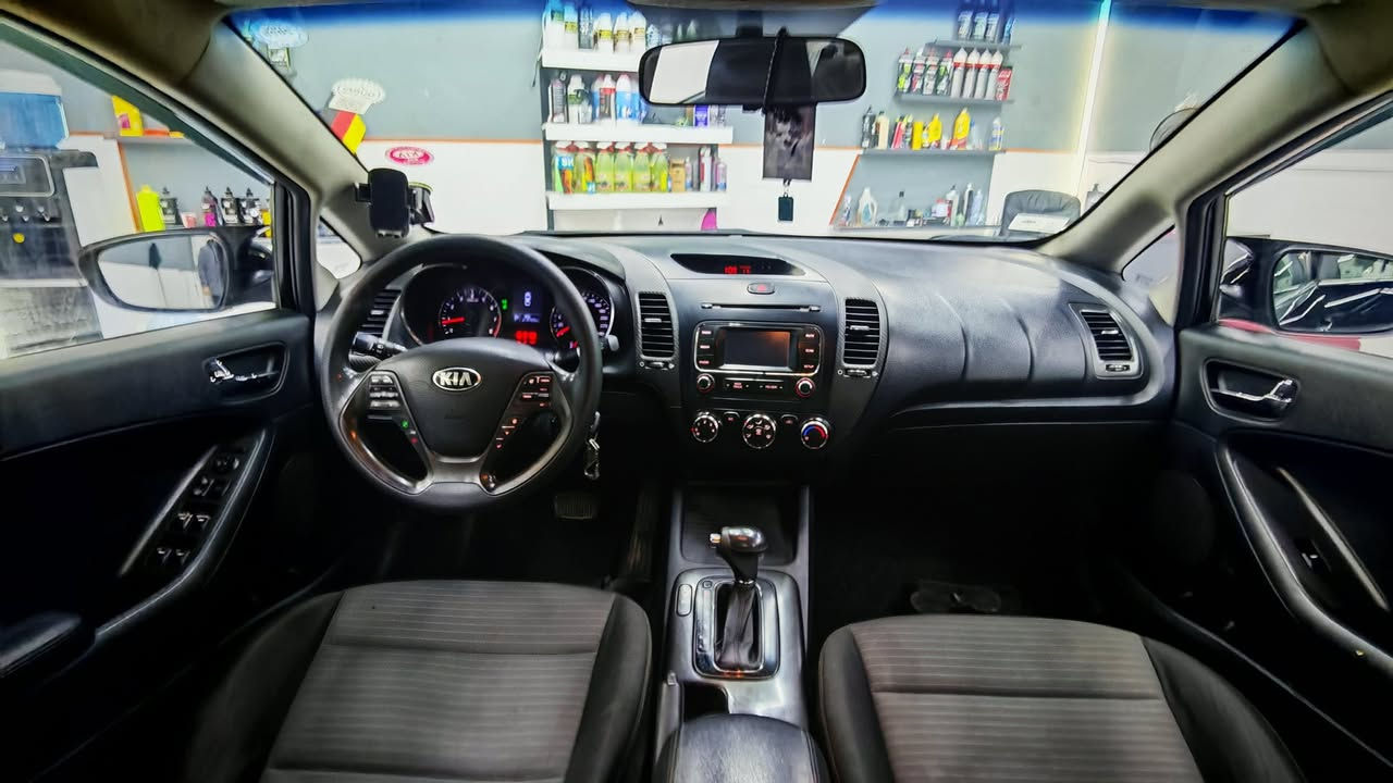 السلام عليكم 
كيا سيراتو للبيع موديل 2014 كلين بدون اي تبديل او صبغ او بارد
اللون اسود 
مواصفات نص
حساسات امامي خلفي / كامرا خلفية بلاد / مري شفط
محرك وكير شرط بلاد وما مفتوح 
صدر السيارة جديد وتايرات جديد 
رقم سليمانية جديد بأسمي 
وبيهة بطاقة بانزين 
السعر 122 وبيهة مجال بسيط 
العنوان كركوك 
رقمي / ***********
0️⃣7️⃣7️⃣0️⃣6️⃣5️⃣1️⃣4️⃣4️⃣7️⃣9️⃣
