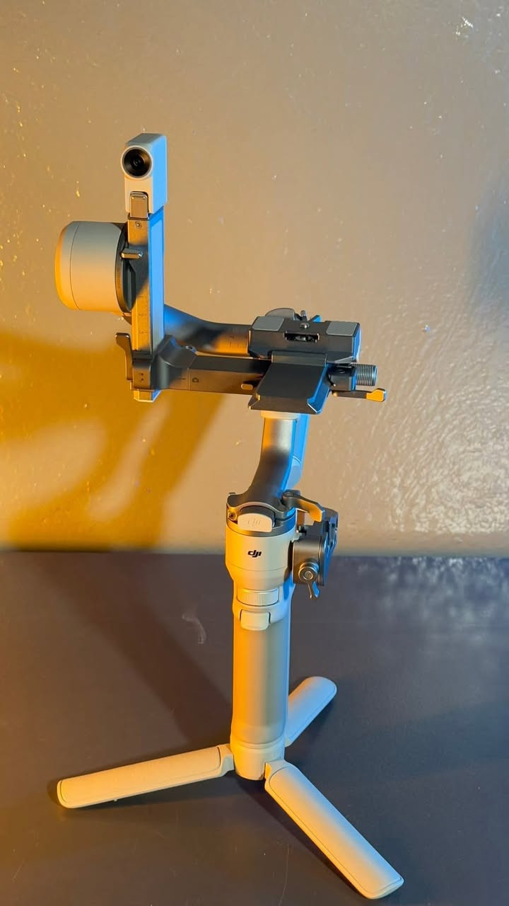 DJI RS4 Mini COMBO
رونين آر أس 4 ميني نسخة الكومبو 

يحتوي على  :-

- ذراع اضافية تتركب على الرونين
- كاميرا صغيرة تتبع ذكاء اصطناعي 
- توصالات تايب سي type C مزدوج عدد 2
- قاعدة ثلاثية الاذرع للتثبيت

إستعمال جديد كلشش 

 كما معروض بالصور وبعده بالباكيت مع الاكياس الخاصة بكل قطعه مالته النظافة 100٪

السعر خاص  

يتوفر توصيل لكافة العراق


**إذا كنت صاحب هذا الإعلان وتريد حذفه لأي سبب، رجاءا أرسل رسالة إلى الدعم الفني**