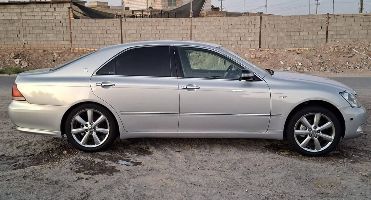 سلام عليكم سياره شاهينه 2003 بسمي رقم نكليزي مداور ثاني يوم سياره مكفوله من ضربه ولكص  السعر 145وبيه مجال الستفسار عن مواصفات السياره هذا رقمي مكاني نجف كوفه  ***********
