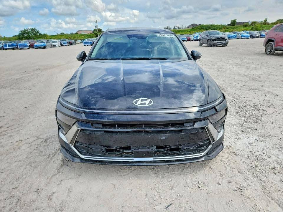مزاد يوم  الثلاثاء المصادف 30/6 
🚘 نوع السياره: هونداي سوناتا 

🔹️الحادث / الضرر : كما موضح بالصوره
🔹️الموديل:2025 
4 اسلندر 2500
⚠️ علما هذا نموذج بسيط من السيارات التي تعرض في المزاد يومياً 
- نوفر لكم شراء السيارات مباشرة من مزاد كوبارات و IAA الامريكي باسعار تنافسية


**إذا كنت صاحب هذا الإعلان وتريد حذفه لأي سبب، رجاءا أرسل رسالة إلى الدعم الفني**