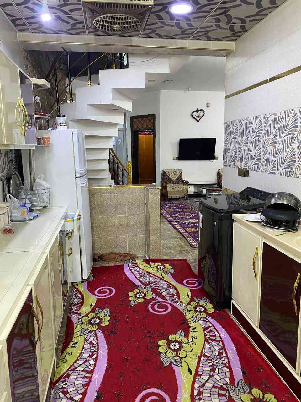 👋سلام عليكم بيت للبيع
🌏مساحه 140  متر طابو صرف 
📌الموقع حي المعلمين قرب مدرسة العدنانية 
👈بناء حديث مبني طابقين  وموقع  ممتاز جدا 
🏠تفاصيل البيت الطابق الأول كراج استقبال مطبخ صاله درج غرفه نوم وصحيات⛺ والطابق الثاني مبني نفس بناء الطابق الأول ناقصه فقط سيراميك شغل لأن السيراميك موجود فقط شغل  سيراميك  الطابق الثاني 
☎للاستفسار اتصل 

📞***********

📞***********

✔️مكتب الشمس للعقار بعقوبة حي المعلمين
