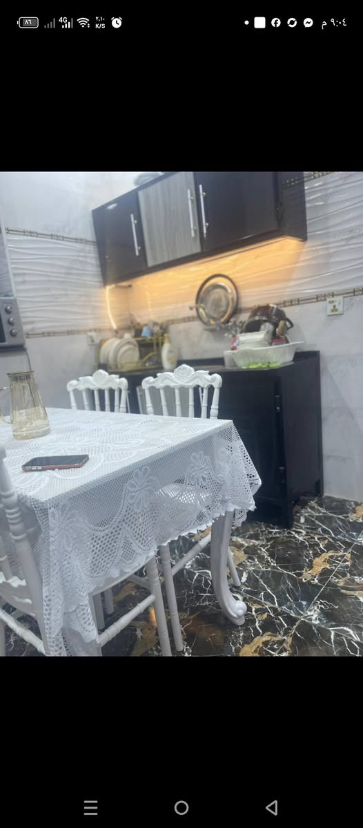 السلام عليكم بيت للبيع مساحته 100 متر مربع درجه اولى خلف البانزين خانه شارع ثمانين قريب على شارع ثمانين تفاصيل اكثر *********** بي واتساب أو خاص موجود
