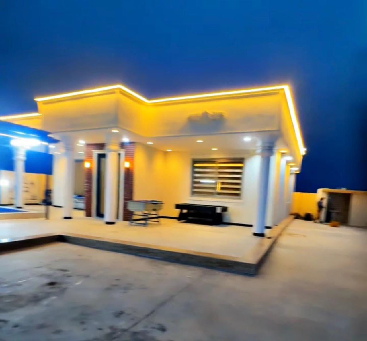 في مزرعة ريف تايم
الهدوء مو بس إحساس… هو مكان 🌾
هنا تلقى المساحة اللي تجمعك بأهلك وأصدقائك،
هواء نقي، خضار يريح القلب،
وجو ريفي ينسّيك تعب الأيام.
📍 مناسبة للجلسات العائلية
📍 أجواء ريفية هادئة
📍 خصوصية وراحة تامة
📍كراج يتسع إلي أكثر من 5 سيارات 
📍 إنترنت 5G
📍 كهرباء على مدار الساعة 
📍 تدفئه تبريد 

🏞️ريف تايم…
وقت مختلف، ومكان يخليك ترجع تبتسم 🌱
📍 العنوان بغداد _المدائن_سلمان باك 
للحجز والاستفسار  اكثر تواصلوا ويانه 📩
***********

#ملاحظه حجوزات العيد متوفره بس يمنه 😍🔥
