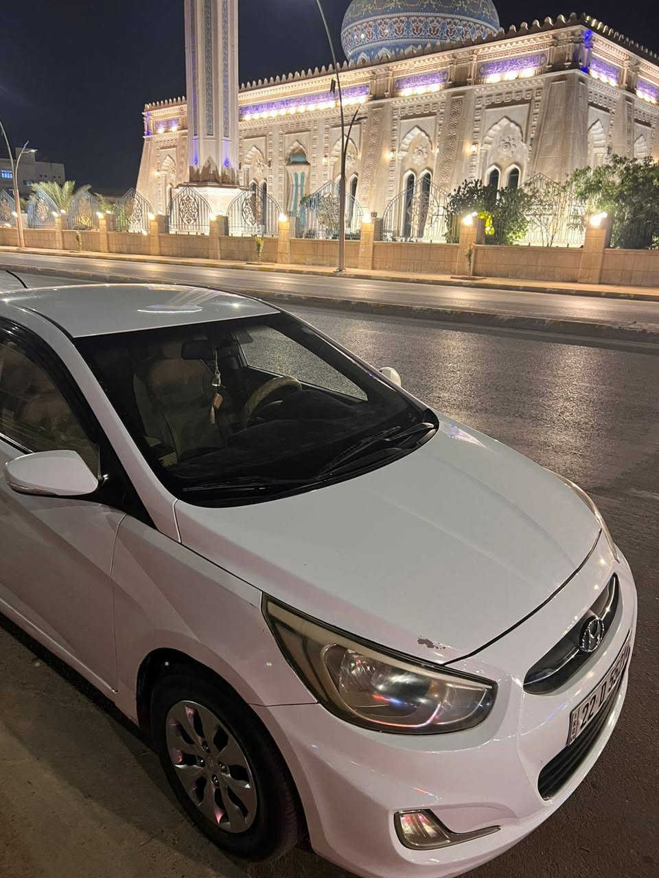 السلام عليكم 
اكسنت موديل ١٧ خليجي 
رقم اربيل بسمنه 
السياره بيه ضربه بل بابا مال الصدر شبر 
سياره ويل كب تحويل مباشر 
مكاني رمادي 
السعر ٩٥ وبيه مجال قليل 
***********  رقم صاحب السياره بي واتساب
