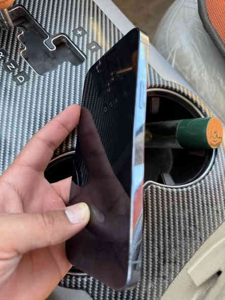 13 برو ماكس ذاكرة 256 بطارية 82 ممفتوح كله بلادي مكفول
بي ميلان بلشاصي ممأثر علجهاز وميبين 
سعره 570 مكاني بعقوبه 
***********
