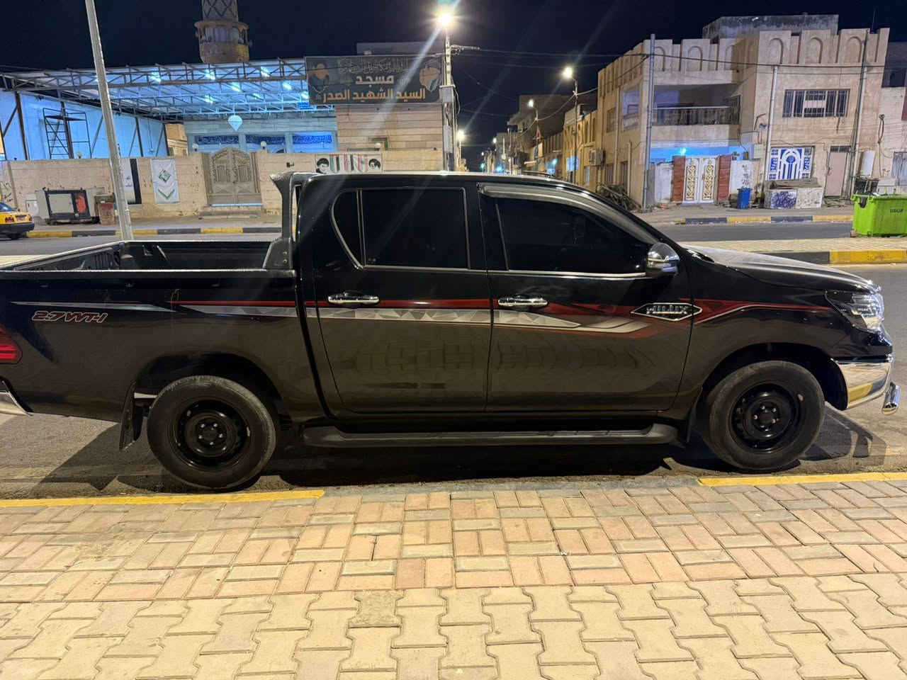 للبيع بيك اب تيوتا هايلوكس مديل 2023 بانزين كير عادي سياره جديده جدا كفاله عامه ماشيه 80 الف كيلو رقم واسط الماني تحويل ثاني يوم السعر 238ورقه وبيه مجال مكانه واسط الكوت الشراي يتصل ***********.
