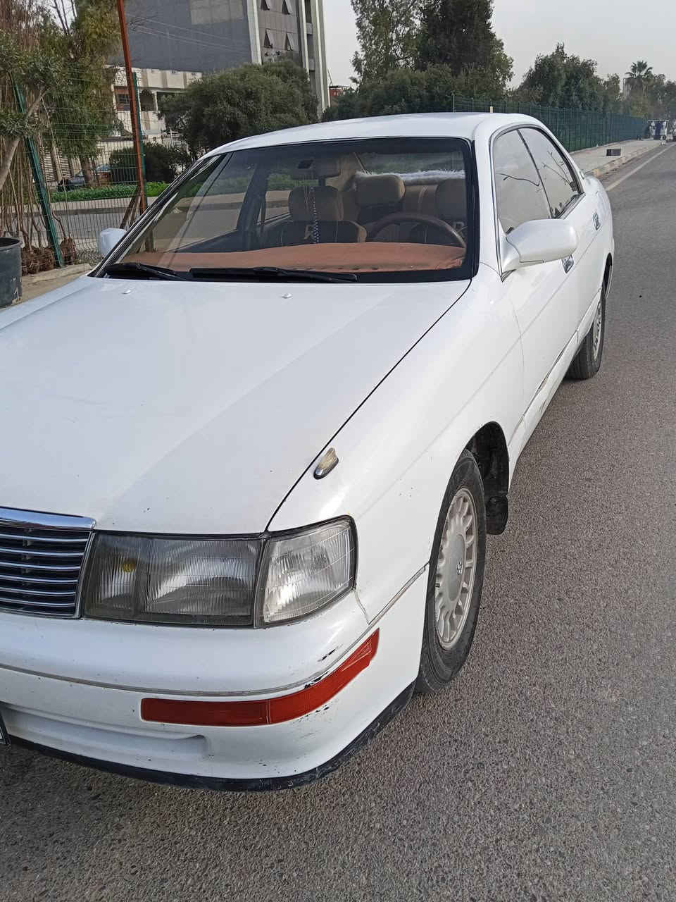 للبيع 
بطه موديل 92 ما مقصوص سنويه 28 باسمي السعر 55 مكان السياره موصل 
***********
***********
