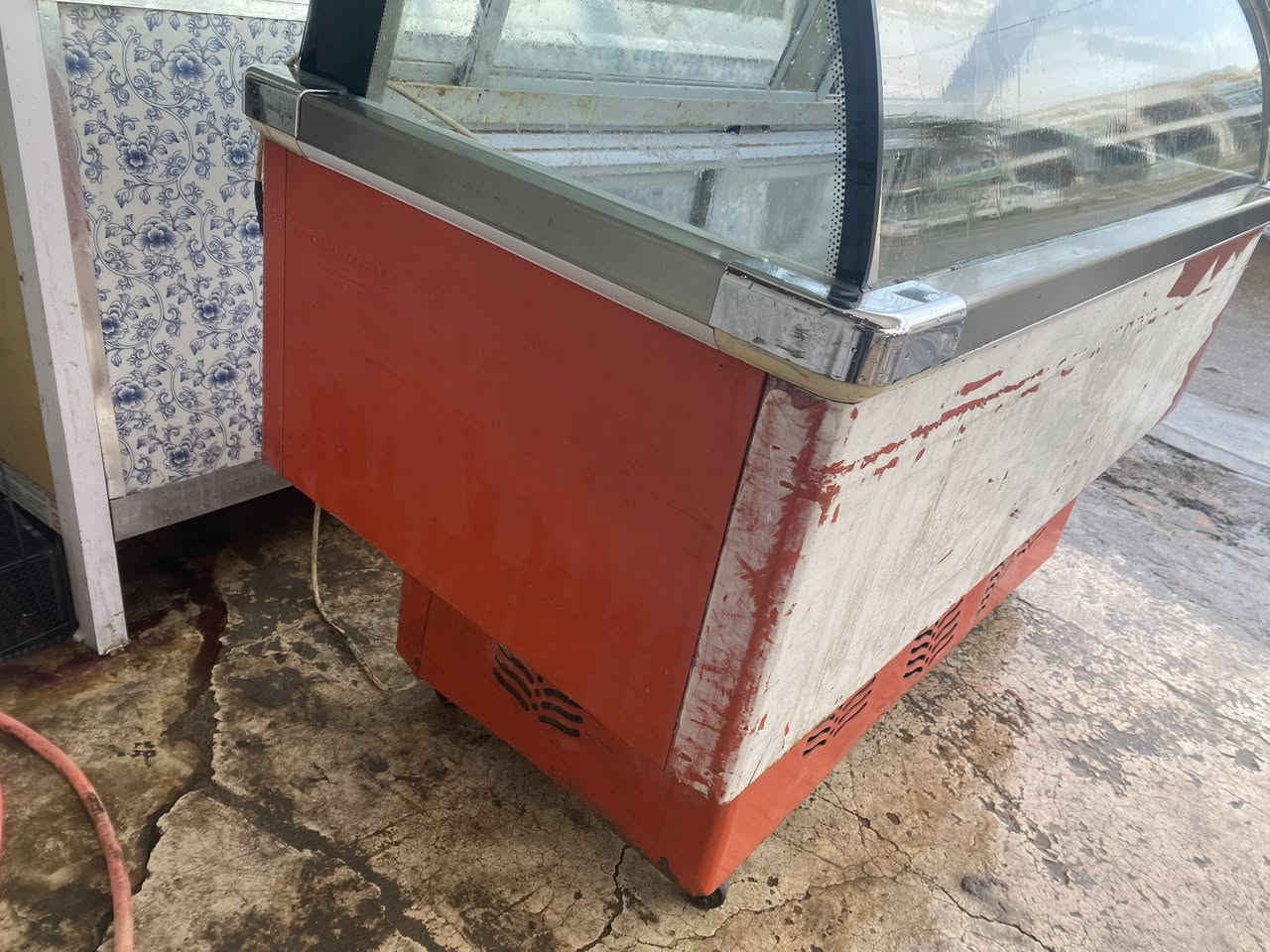 السلام عليكم براد للبيع عارضه نظيفه والشغل مظبوط الي يعجبه يتصل أو يراسلني واتساب وتدللون العنوان بغداد حي الخضراء والسعر 400 ألف ***********
