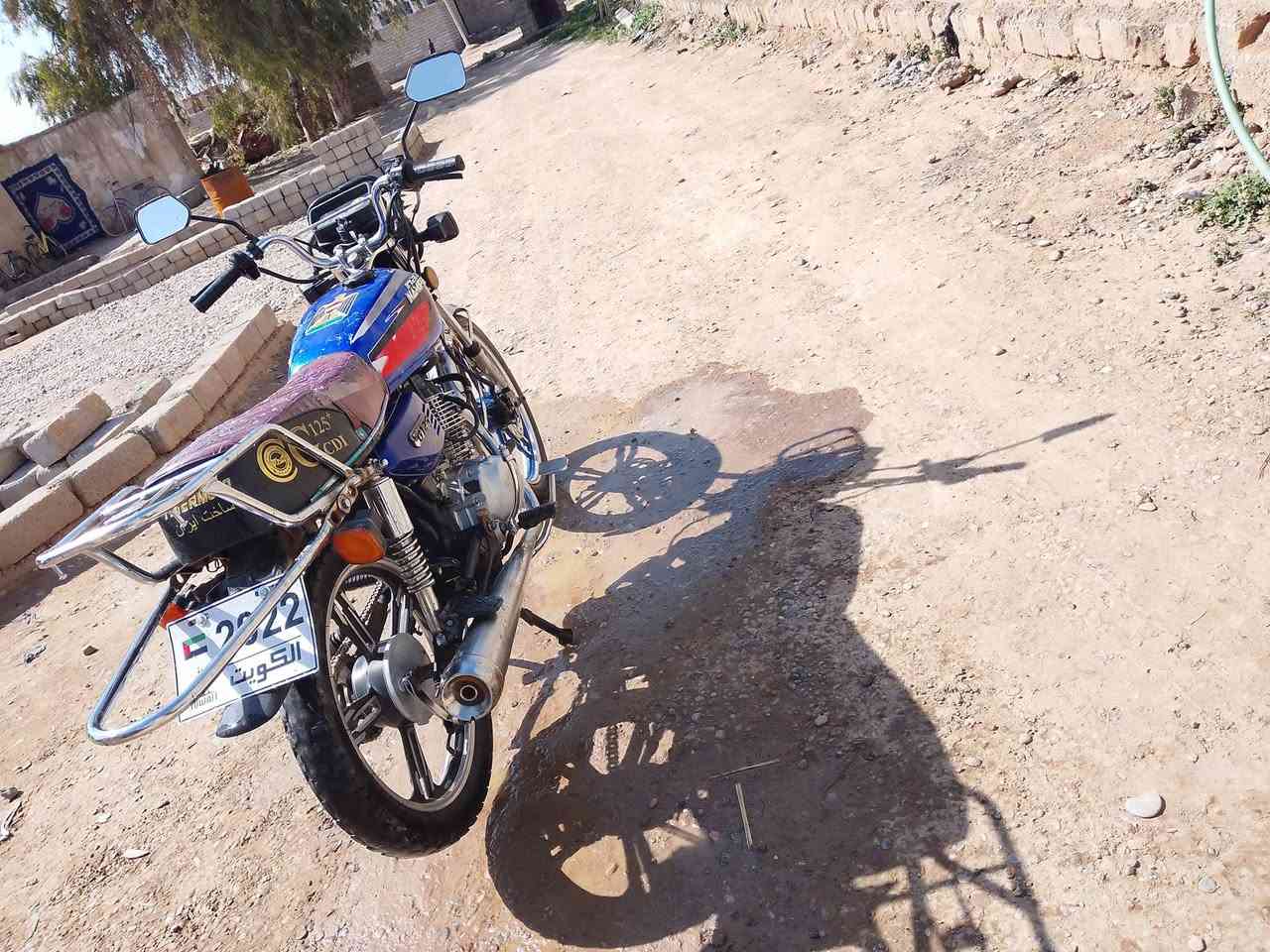 السلام عليكم موطور سافان للبيع محرك شرط النظافه شوف العين كهربائيات كلها شغاله تايرات نص عمر الموطور نكره سلف موطور نضيف  حيل السعر ٣٧٥ وبيها مجال الموطور موديل ٢٠ والشراي يتصل ***********
