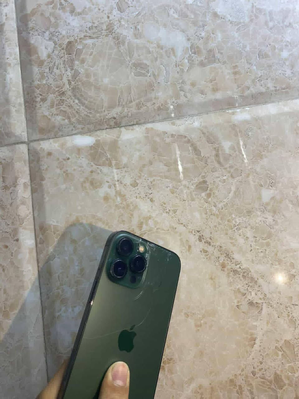 للبيع Apple iPhone 13 Pro Max 🔥📱

لون زيتوني فخم ✨
ذاكرة 256 / نموذج M
البطارية 84 والجهاز استخدام مرتب وشغال يومي بدون مشاكل

مبدل كامرة، وعدسة 0.5 ما تشتغل وكامره طبيعيه كلش مابيه
ظهر بيه فطرة خفيفة ما تأثر ع الاستخدام 👌 مكاني بغدا

جهاز هيبة وفخامة وسريع بكلشي، مناسب للاستعمال الثقيل والألعاب والتصوير 😮‍💨
السعر 550 وبيه مجال للجاد
          تواصل
فيسبوك 
‬

واتساب وخط    ***********
