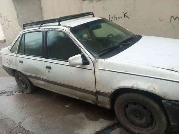 السلام عليكم سيارة كاديت صندوك المحرك 16 بيها كوبون رقم الماني سنويا عظم ابيعها بحساب رقم السعر 20 وبيها مجال الاتصال ع رقم ***********
