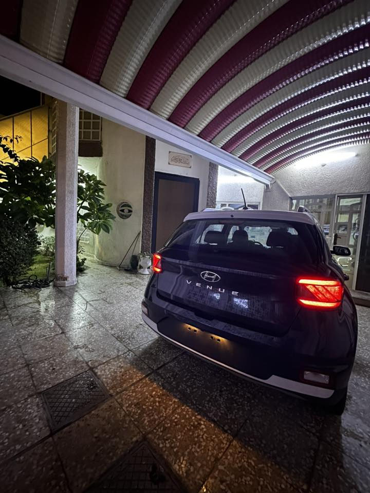 السلام عليكم للبيع فينو موديل 24 بدون رقم قماره بيضة تدفئة كشنات لد امامي خلفي بصمة تشغيل عن بعد كاملة مكملة ماشية 12 بيه بنيد مبدل ودعامية نفس اللون 
مكانه حلة السعر 123 بيه مجال بسيط 
***********
