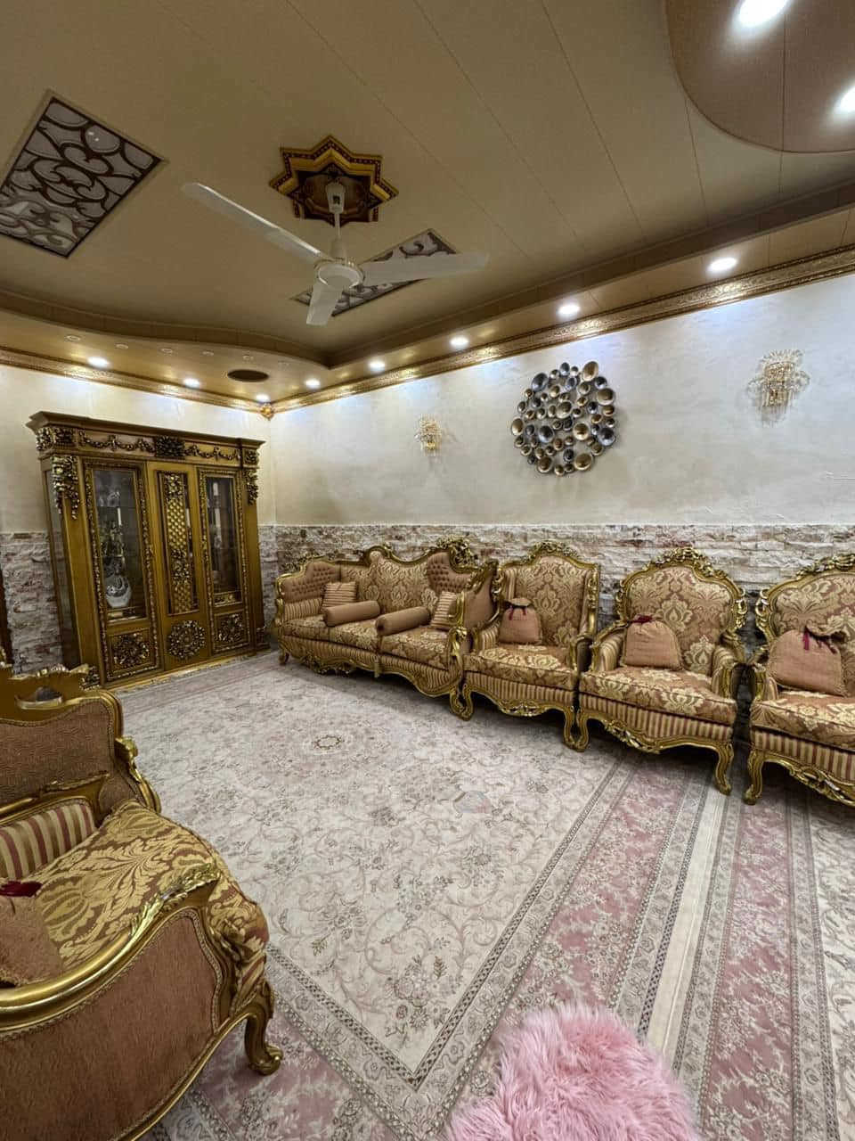 🏠 / دار للبيع المساحة ٢٠٠  م طابو صرف 

                     واجهه ١٠ م / نزال ٢٠  م

           الطابق الاول / مطبخ حار بارد. أستقبال  . هول .غرفتين نوم . مجمع  صحيات  . كراج كبير . 

الطابق الثاني / غرفتين . هول . مجمع صحيات 

🌏 الموقع / البكرلي يبعد ٢٠ متر عن سكة قطار يقع ع الشارع العام
           
       
              
#لمعرفة_السعر  (((مراسلة الصفحة )))

 للأستفسار أكثر مراجعة مكتب 

#حسنين_للعقار بداية شارع الحسينية من جهة شارع ٦٠ او الاتصال ***********
