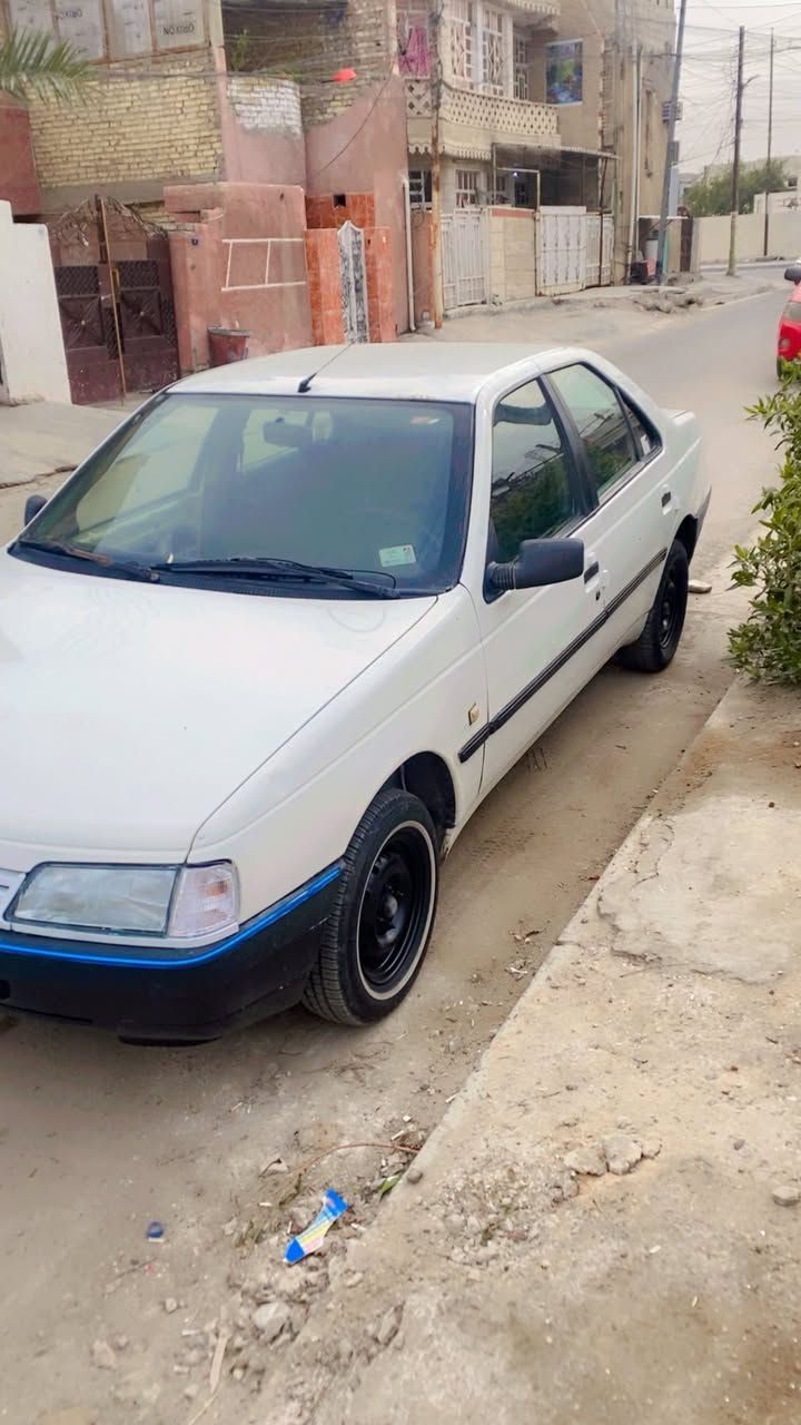 السلام عليكم بيجو روا موديل2010رقم بغداد انكليزي باسمي سياره جديده  مكفوله من ضربه و صبغ و لخياس شواصي مكفوله دوس مكفوله تحويل مباشر محرك جديد لا صرف ولا بخار صدر شاده مال كوري مشط ستيرن مال ياباني تخم تاير باتري جديد كهربايات شغالا تبريد شغال تدفئه شغاله بساره بيها بس لفان  ضعيف لنو كانت متروكه كثر من 4 سنوات  سياره بسمي رقم مميز بكاني بغداد شعب سعر سياره 35 
رقمي ***********
