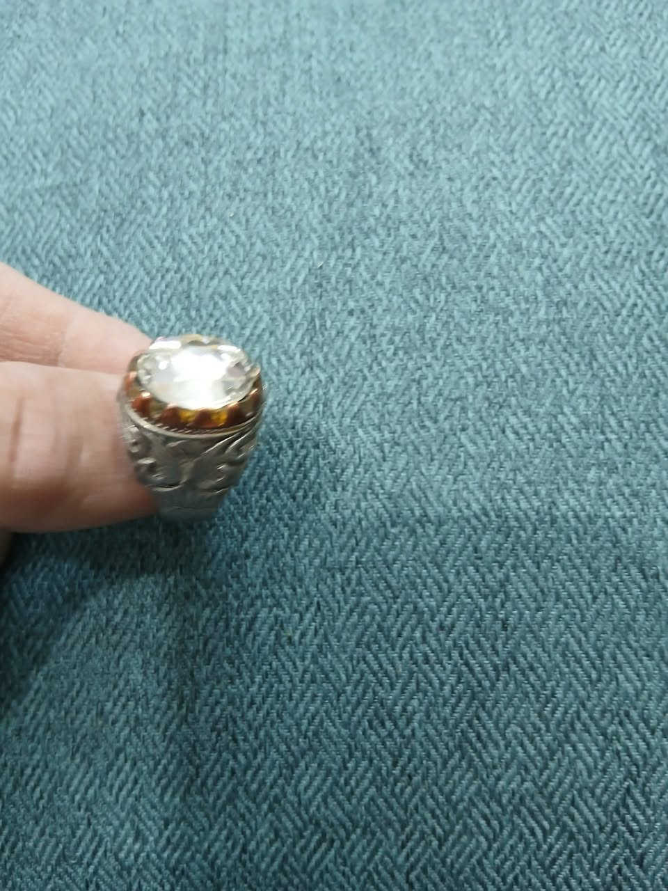 السلام عليكم محابس عدد ٤ بيهن فضه إيراني تركي نحاس مع ساعات عدد ٥ كلهن عاطلات يرادلهن باتري للبيع كلهن بيعه وحده السعر ١٠٠ يوجد توصيل


**إذا كنت صاحب هذا الإعلان وتريد حذفه لأي سبب، رجاءا أرسل رسالة إلى الدعم الفني**