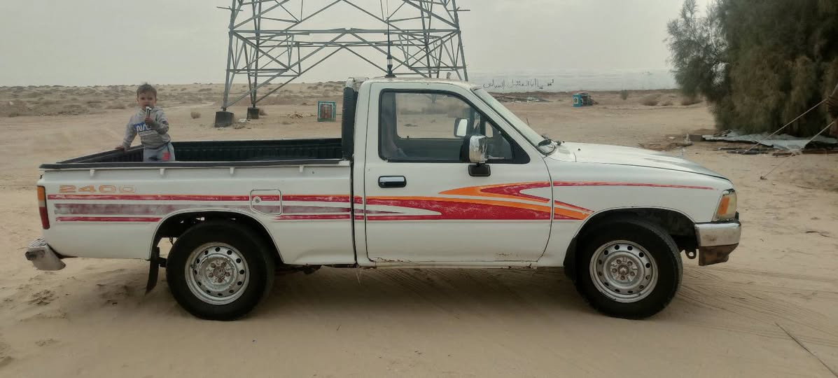 سلام عليكم بيكم 1992 سياره نضيفه  صبغ حزام فقط جماليه مكفوله من التبديل والحادث رقم مثنى بسمي تحويل ثاني يوم سياره مال جناي ب 55  مرووس حسب القناعه العنوان سماوه للاستفسار ***********
