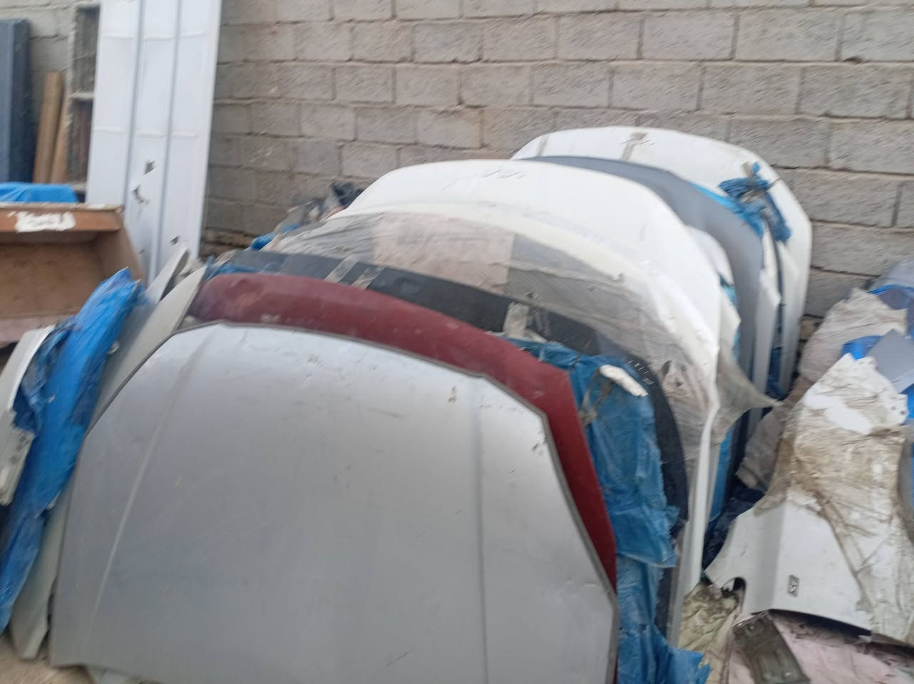 السلام عليكم عندي غراض جاملاغات وبنايد مشكل حديث وقديم وياضن يوجد دعاميات يوجد لدينا جمله فقط لي يحب يستفسر هاذا رقمي
***********
