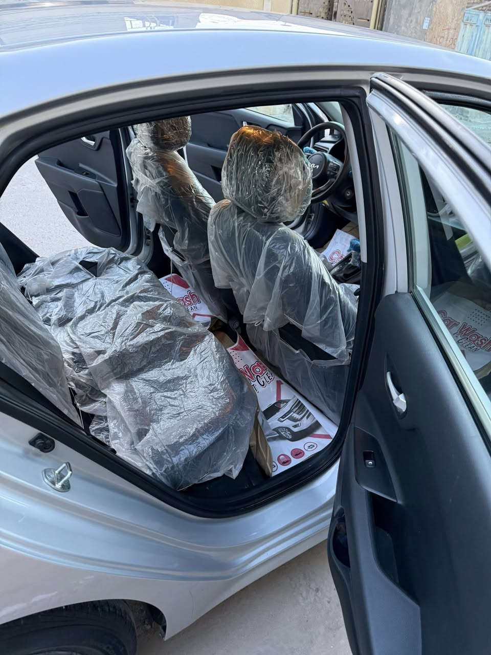 سلام عليكم كية ريو ٢٠٢٣ شهر ١٢ طالعة ب ٢٠٢٤ 
امريكي بدون حادث حادثهة صطحي وخفيف جدا ابيعلك بدون حادث دعامية ونص شير جاملغ بارد 
مكان كربلاء 
سيارة ماشية ٥٠٠ يعني زيرو 
***********
