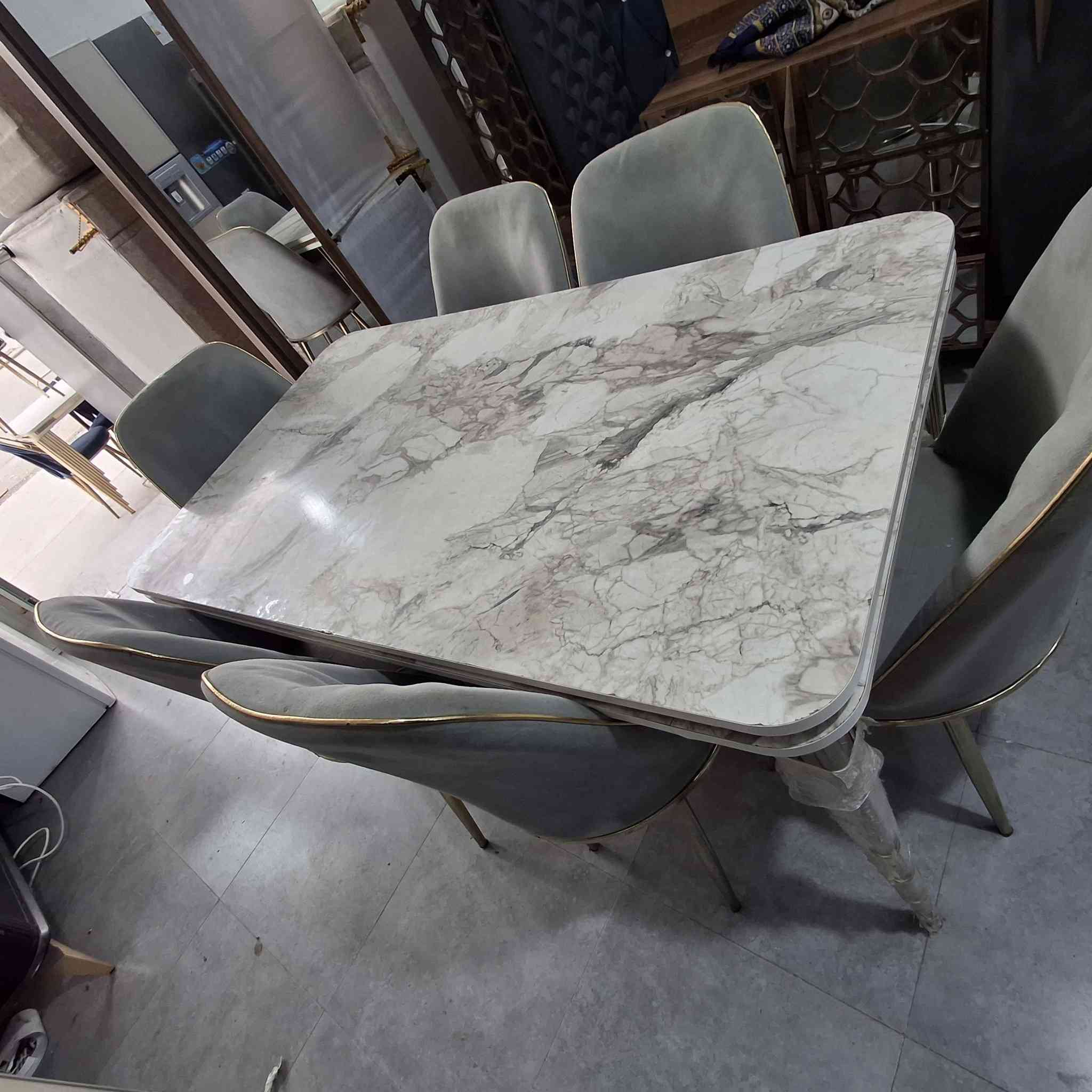 السلام عليكم ميز طعام تركي 6كراسي واصل للمنزل داخل أربيل رقم تواصل وتساب ***********
