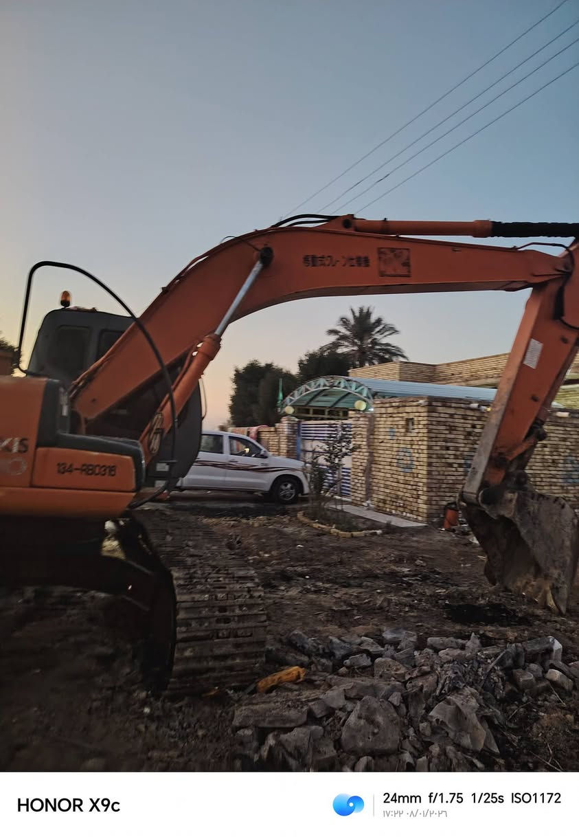 سلام عليكم  حفاره للبيع زت عادي
موديل 2003 مكفوله كفاله 
الا ستفساره***********
