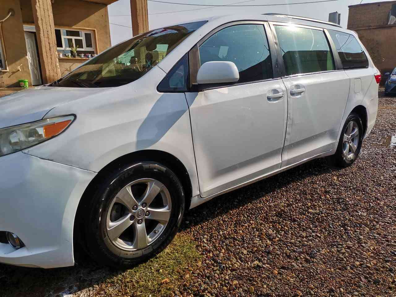 #للبيع 
سينا 2017 رقم اربيل سنوية ٢٩ 
تحويل مباشر 
محرك كير شرط صدر جديد مشط ستيرن جديد  تايرات كلها جاهزة 
ابواب كهربائية شاشة كاميرا 
كشن اضافي 
ملاحظة ((( السيارة صبغ عام )))  

السعر 135 💲 

الاتصال 
***********
***********
***********

مكان السيارة 
صلاح الدين الشرگاط اسديرة وسطى 

وحياكم الله   اترك كلمة حلوة 🌹🌹
