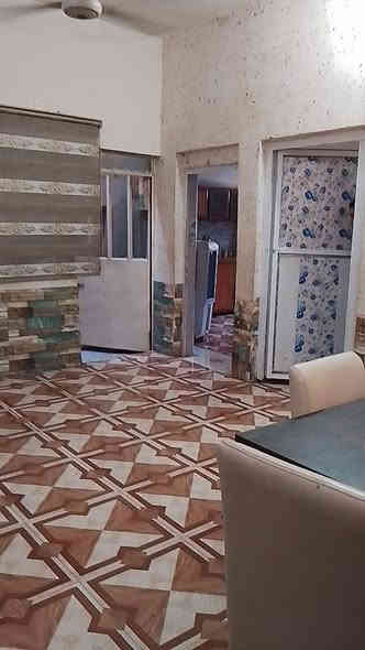 سلام عليكم عندي بيت زراعي للبيع المكان عادليه قرب جامع السلام بصف حي بدر المساحه البيت 200متر الواجهه 8 النزال 25 البيت كامل مَواصفات وبي محل الي يريد يفتحه السعر 59 وبي مجال قليل لاستفسار خاص او رقم الهاتف ***********
