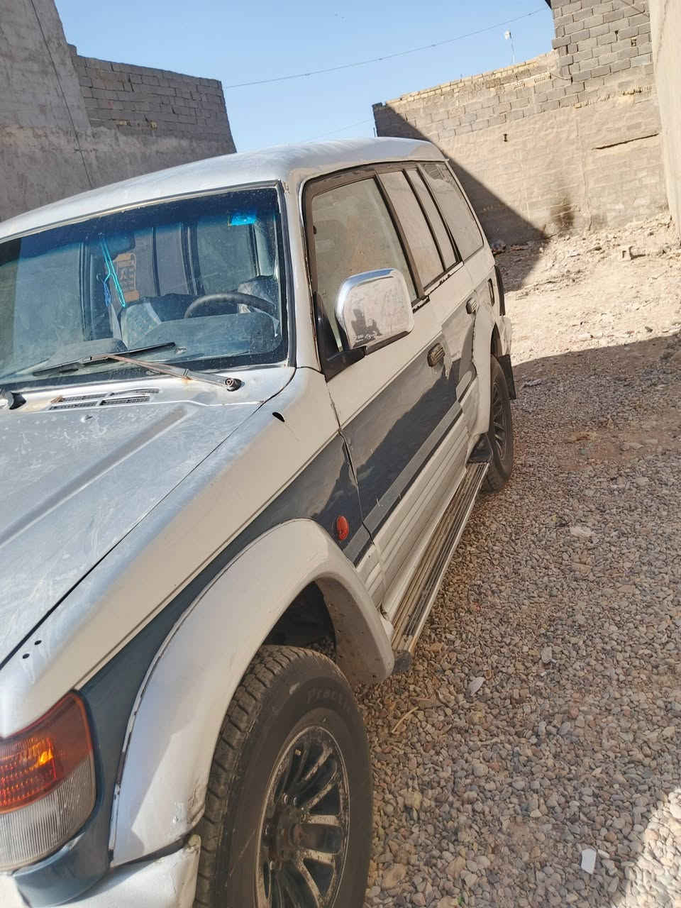 سلام عليكم باجيرو للبيع مكينة وكير بطة جديد تخم تاير جديد هزة جديدة رقم بغداد جديد لايت زنون اكسن نضيف لا ونة ولاصوت 4ويالة دسك جام 4شغالات شرط تحويل مكان مدينة الصدر سعر 32بيهه مجال استفسار ***********
