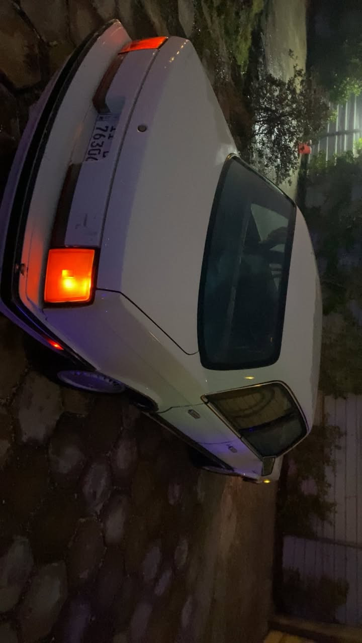 السلام عليكم اولدز 1990 السياره كامله من كلشي نقصه بس تبريد السعر 45 بيه مجال حك الجيه مستعجل ع البيعه السياره تسوه اكثر استفسار *********** بي وتساب مامتواجد ع الفيس السياره بسمي تحويل ثاني يوم
