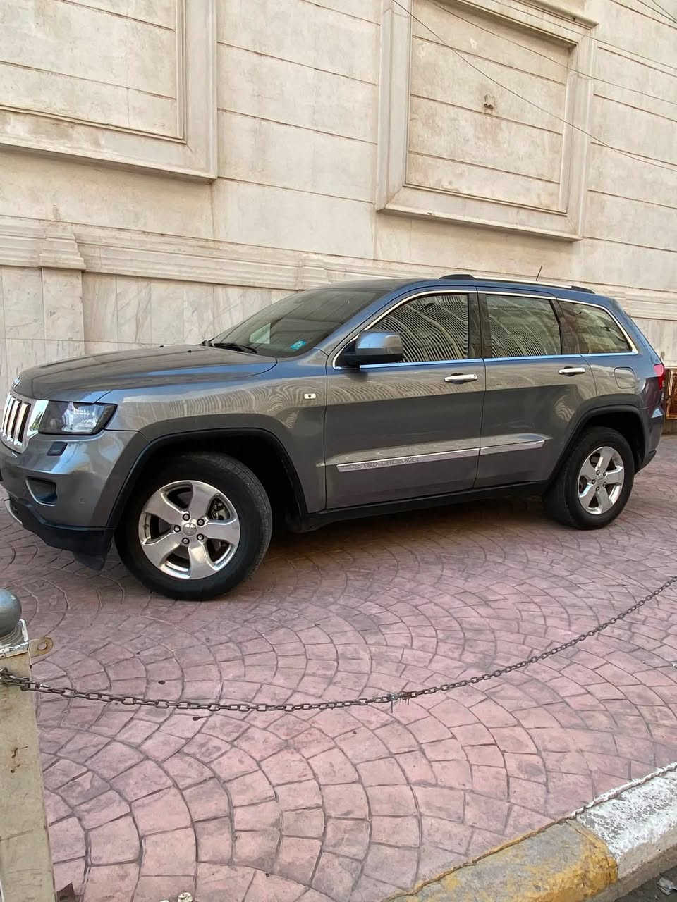 سلام عليكم للبيع
جيب 2013  خليجي لون سلفر 
بانوراما 
فور ويل 
كشنات جلد كراسي كهرباء 
تحكمات ستيرن 
شاشه 
كامره دواره 
بجم زنون 
تشغيل عن بعد 
بصمه تشغيل 
بصمه ابواب 
بصمه صندوك 
جكات تصعد تنزل 
داخل صحراوي المرغوب 
قطعتين تبريد خلفيه 
دمام صندوك 
تخم تاير جديد 
صدر امامي خلفي كله جديد 
سياره كفاله عامه من ضربه وتبديل 
بي بارد كلش قليل 
وباب صدر صبغ ع كد اربع اصابع 
سياره خير من الله احلى من صور بهواي 
ماشيه 169كيلو متر 
سعر سياره 
163 ورقه وبيها مجال بسيط 
موقع بغداد
الاستفسار 
***********
احمد 
فقط بيع اعتذر ع مراوس
