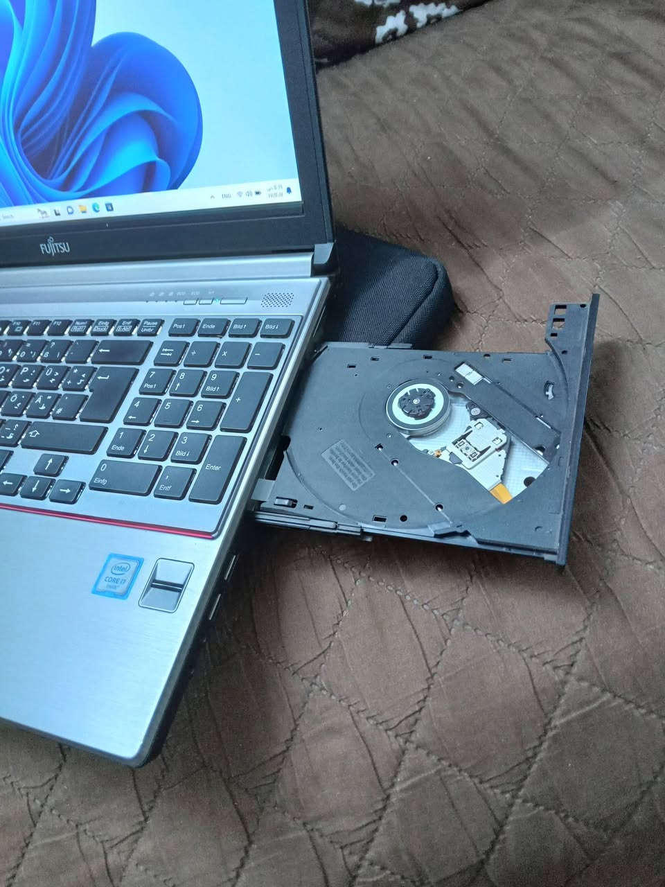 لابتوب للبيع شرط زلغ مابيه نضافه 100%
كوراي 7 جيل 6
رام 8
 هارد 256 ssd نوع PNY السريع
حجم 15.6 كيبورد ضوئي 
دقه 1920X1080
مشغل dvd
باتري4 ساعات
ملحق جنطه وشاحنه
بغداد قرب حي الاعلام
السعر 200 الف قفل


**إذا كنت صاحب هذا الإعلان وتريد حذفه لأي سبب، رجاءا أرسل رسالة إلى الدعم الفني**