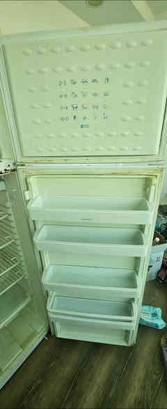 اغراض منزل للبيع بداعي السفر
طقم قنفات ١٠ نفرات ٦٠٠ الف
غرفة نوم مفرد ماركة استقبال (سرير بدون دوشك .. مكتبة ... كنتور .. مكتب صغير ) ٣٠٠ الف
ميز سفرة مع اربع كراسي ١٢٠ الف
سرير اطفال مع خزانة متصلة ١٢٠ الف 
ميز مع اربع طبليات ٦٠ الف
ثلاجة ١٥٠ الف
٤ ستائر الواحد ب ١٠ الاف
للاستفسار التواصل على 
***********
