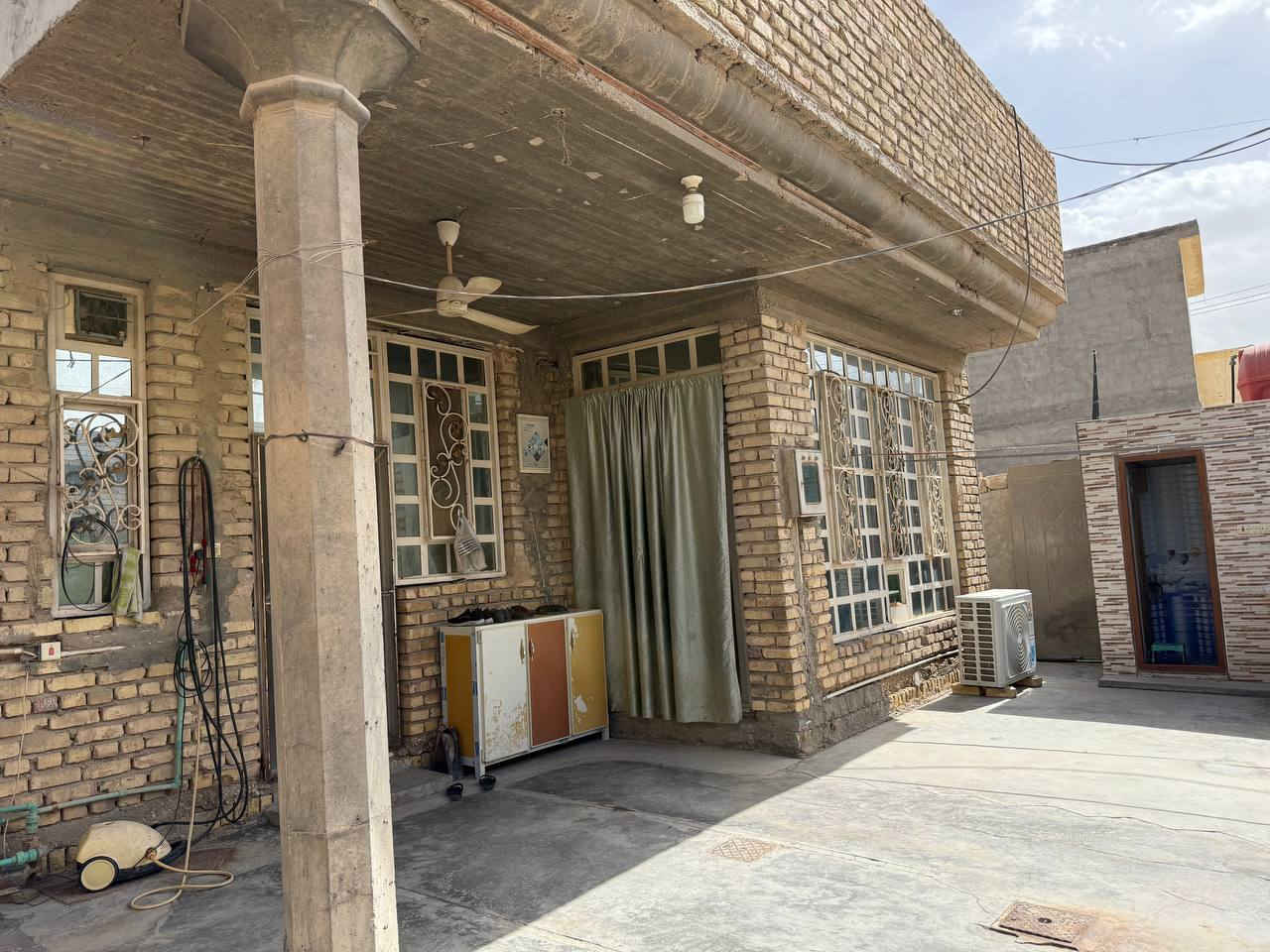 دار للبيع طابو صرف

طويريج حي الجمعية – قرب مدرسة نبع المعرفة

نهاية الشارع الوسطي ثالث قطعة عن الشارع

المساحة 250 م

ممرات حول الدار

بناء حديث طابق واحد استقبال و صالة و مطبخ و صحيات خارجية و داخلية  و غرفتين نوم

الأرضية مرمر و  الهزارة سيراميك

للاستفسار الاتصال على الرقم

***********
