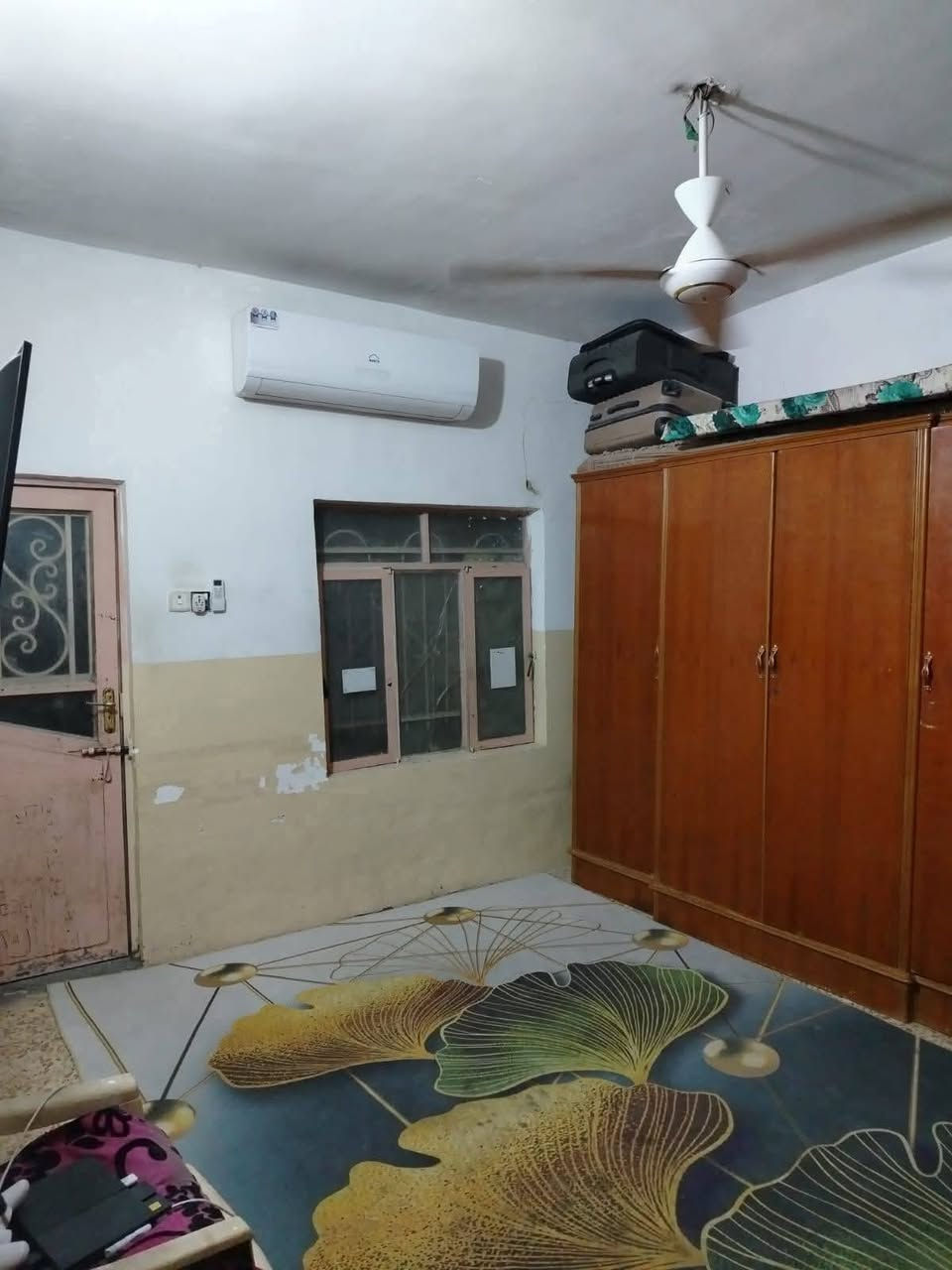 السلام عليكم
للبيع 80 متر بالحر منطقة بستنة الكابينات
طابق واحد
خدمات كامله مي وجاري ونت ضوئي
للاستفسار 
***********
