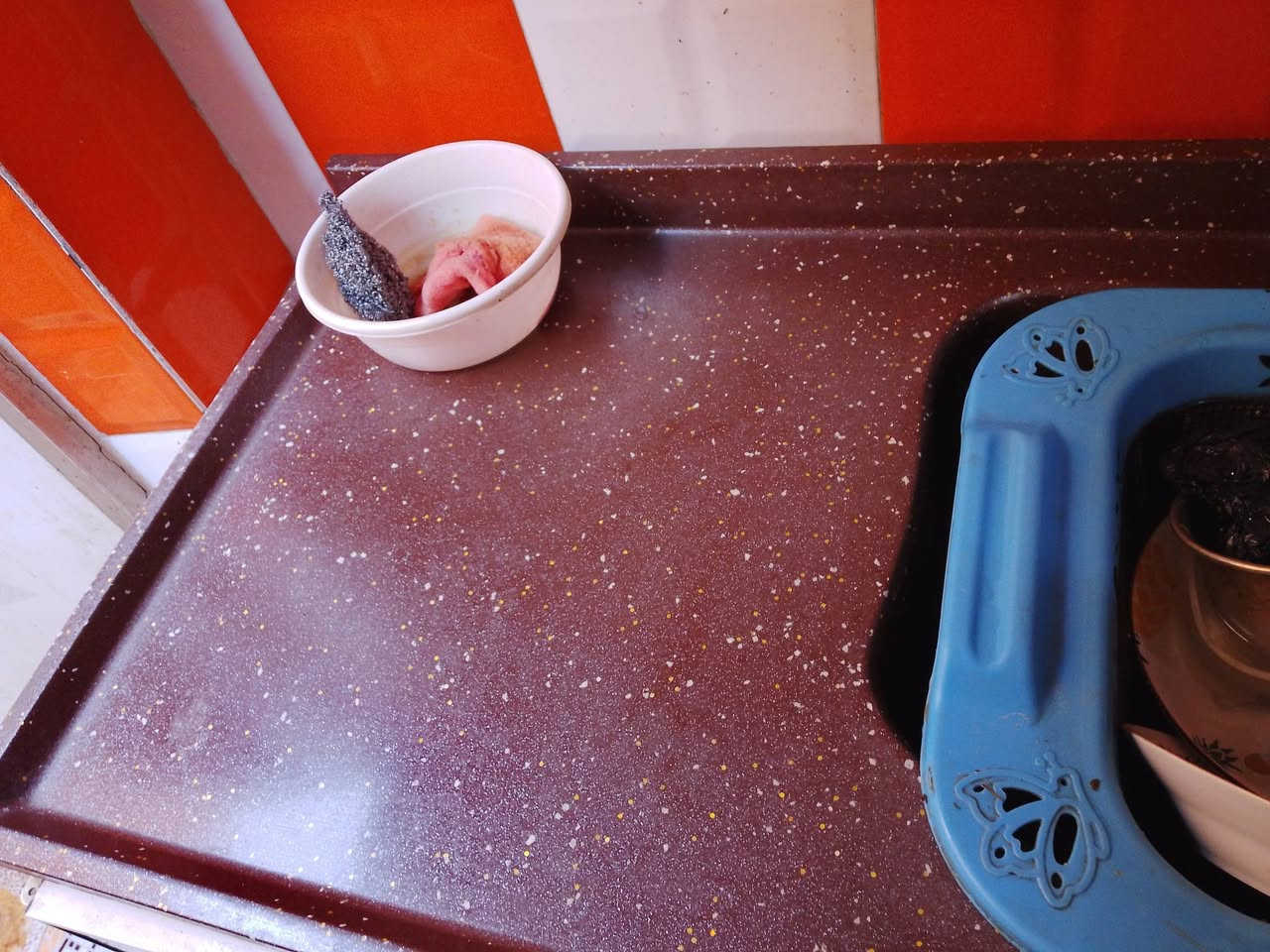 السلام عليكم سنك مرمر جديد صار سنه ونص من خذيته البيع سعر 200
مترتين مكاني حي الشهداء 
***********
