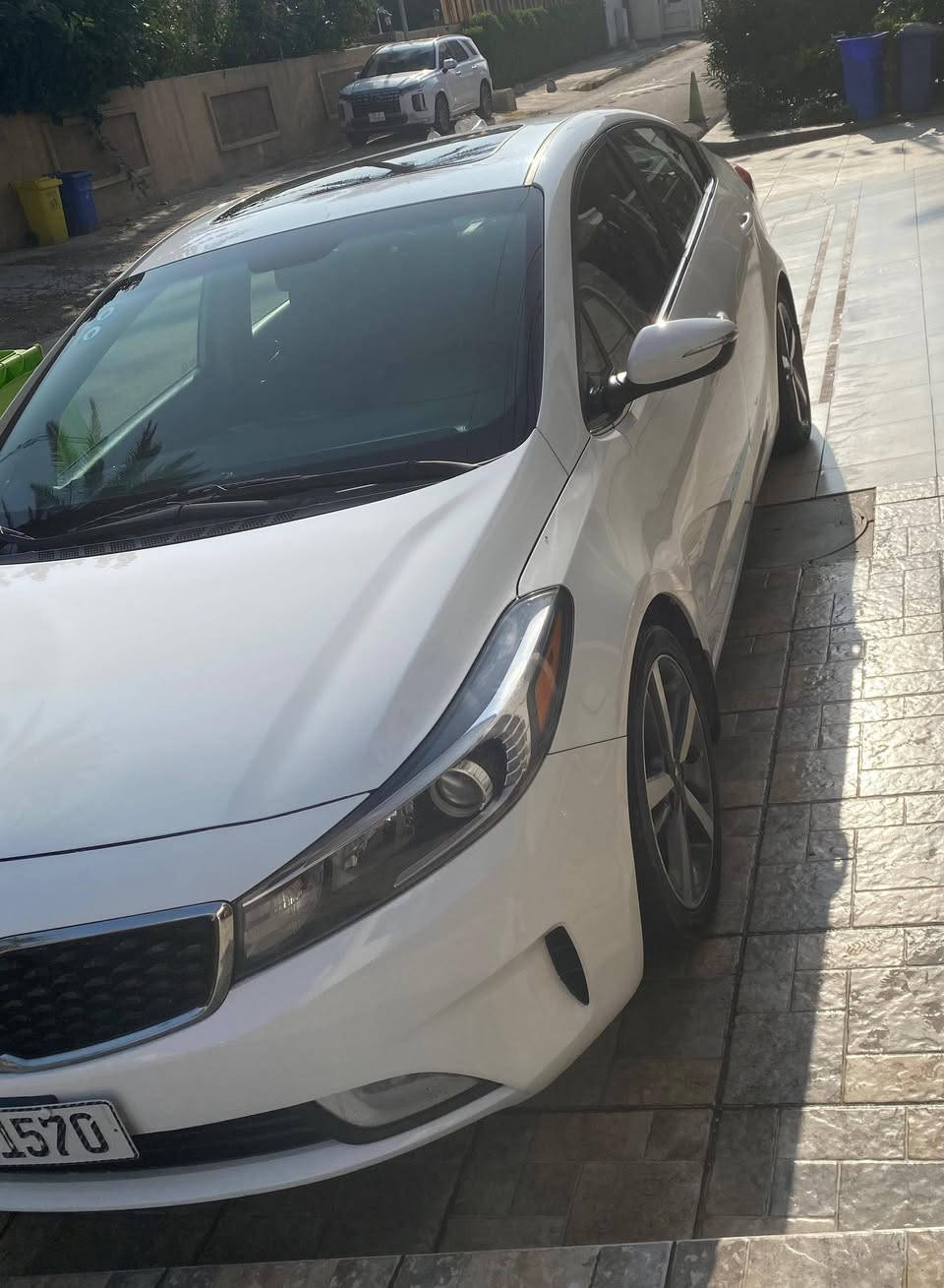 على بركة الله
كيا فورتي ٢٠١٧ بيهه ضرر امريكا باب خلف السايق ويا ربع الجاملغ الخلفي  ايرباك بردة طاك بس الباقي كله شرط بجم كبس وهنا بالعراق باب السكن الامامي وجاملغ خلفي صبغتهه حزام توحيد لون وجماليه بشرط صبغ درجه اولى قبل شهر  كملتهه ورقم وسنوية وهزة جديد باسمي تحويل باي مكان كير ومحرك وتبريد بشرط سعرهه 110 وبيهه مجال مكان السيارة بغداد الحارثية او الزعفرانيه لمعلومات أكثر اتصل *********** اقرو المنشور يله تواصلو رحمه لاهلكم وراح اخلي صور قبل الصبغ وفيديو بالمنشور
