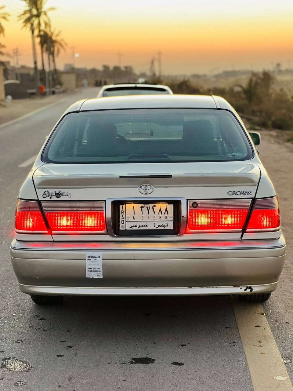 سلام عليكم ملكه للبيع 
مديل 2001 اصل
 تسجيل جديد 
دكمتين برده خلفيه
اربع كشنات كهربائيه
السياره كصه قماره فقط
كفاله من الكصه الثانيه 
والنقل الجثه ولعيب الشرعي 
 سنويه 28 تحويل ثاني يوم
مكينه وكير كفاله 
حداده جديده تخم تاير جديد
كهربايات كله شغاله تبريد 🥶
مكاني بصره قضاء المدينه
السعر 108 وبيه مجال
الرقم ***********
