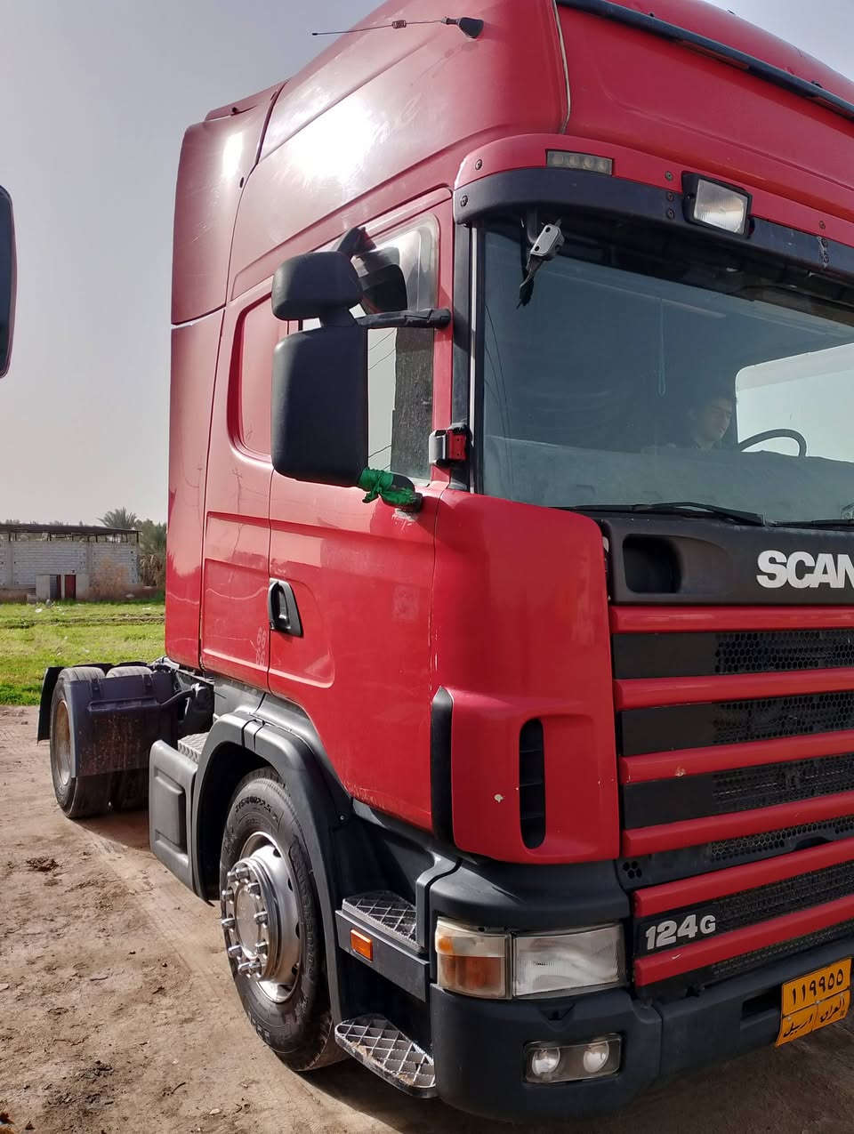 السلام عليكم سكانيا للبيع 2004 اربع خطوط مكينه جديده رقم اربيل وكاله او تحويل السعر 115 وبيها مجال قماره وشاصي ومكينه كفاله للاستفسار ***********/***********
