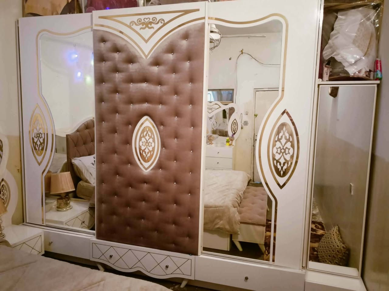 للبيع غرفه نوم معا دوشك كامل السعر 400 وبيها مجال  ***********

