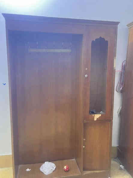 غرفة نوم مستخدمه +كنتور طابقين السعر 250وبيهن مجال للاستفسار الاتصال على.           

***********
مكاني نجف
