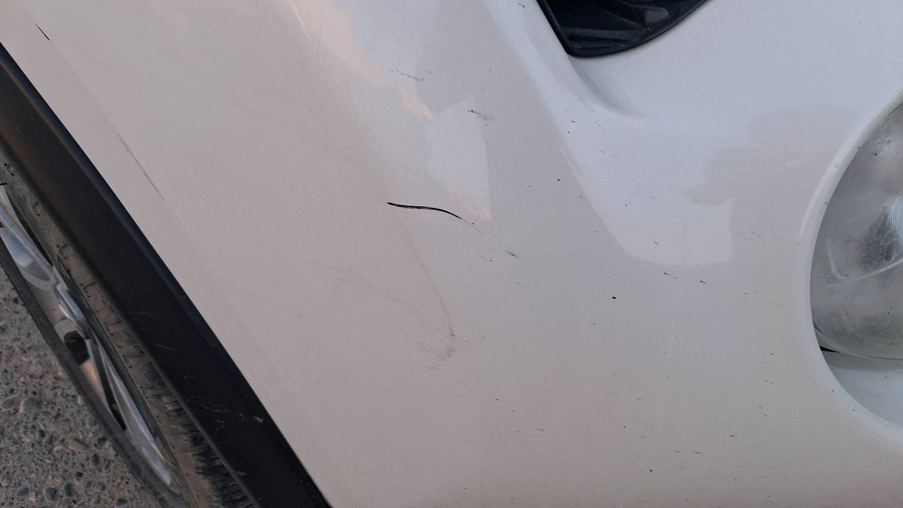 ماشيه 57 الف و مكينه مفتوحه نوع السيارة نيسان جوك ستيشن بدون تيربو مكينه 1600 تخم تايرات جدد موديل 2018رقم انكليزي