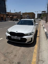 بي ام ٣٣٠i • حزمة M • وارد امريكي