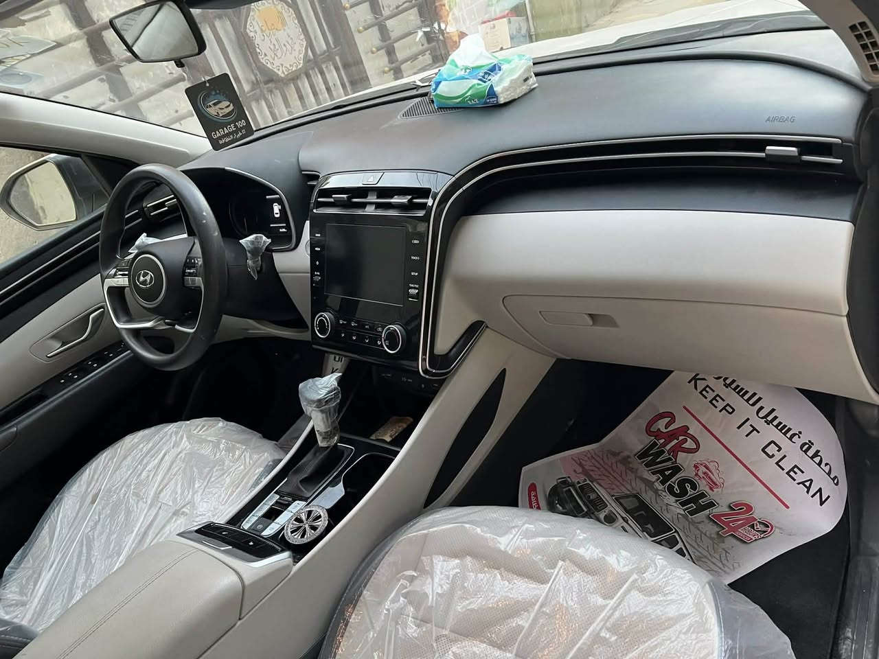 السلام عليكم هونداي توسان موديل 2023 ماشيه 53 الف حادث كما موضح بلصوره جاملغ مبدل وباب صبغ بدون ارباك 
سورنارها بلمنشور
المواصفات
بصمه + تشغيل عن بعد
كشنات جلد ابيض واسود
رادارات امامي وخلفي وجانبي
تحديد مسار
اطفاء ذاتي 
هاند بريك دكمه 
والمزيد من الاضافات 
مرقم بابل باسمي مكاني بابل بيع فقط 
للاستفسار 
***********
