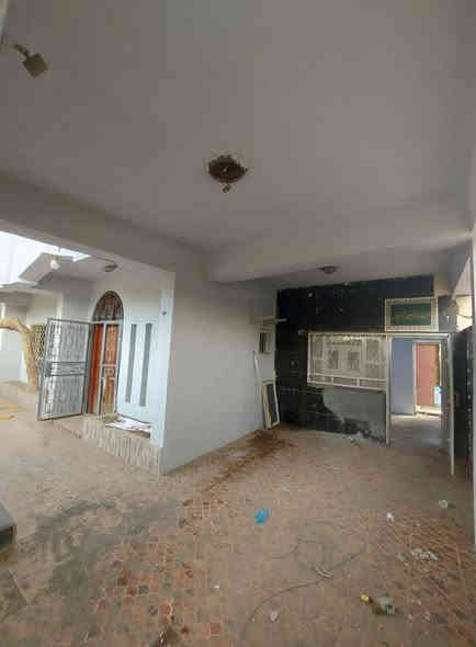 🏩 دار (( تجاري )) للأيجار أو للأستثمار 🏚 الموقع بعقوبة 🛣 شارع الفروسية الرئيسي العام التجاري السايدين 💥 ايجار الدار [[ ٥٠٠ ، ١ ]] مليون [ قابل للتفاوض ] ✅️ يصلح ان يكون ⬅️ مجمع طبي ** شركة اهلية // صالون نسائي ** روضة اهلية // شركة توصيل ** منظمة انسانية // مكاتب محاماة ** مكاتب استشارية أو هندسية ⭕️ مساحة الدار ( ٣٠٠ ) متر 🔺️ واجهه ( ١٥ × ٢٠ ) متر 🛕 طابق الأول ( ١ ) غرفة نوم 🏛 وستقبال كبيرة 🟨 وصالة صغيرة 🛖 ومطبخ كبير 🛁 ومجموعة صحيات كاملة ⚜️ ومناور عدد ( ٢ ) 🚘 وكراج سيارة 🏘 طابق ثاني ( ٣  ) غرفة نوم 🛁 ومجموعة صحيات كاملة ⬜️ مع سطحين 💥💥 💥
للاستفسار مع مكتب المصطفى للعقار ☎️
 موقع المكتب ⬅️ مدخل العزات مجاور اسواق نوتيلا الغذائية 🛒 او التواصل على الماسنجر او الواتساب على الرقم *********** 📞📞
