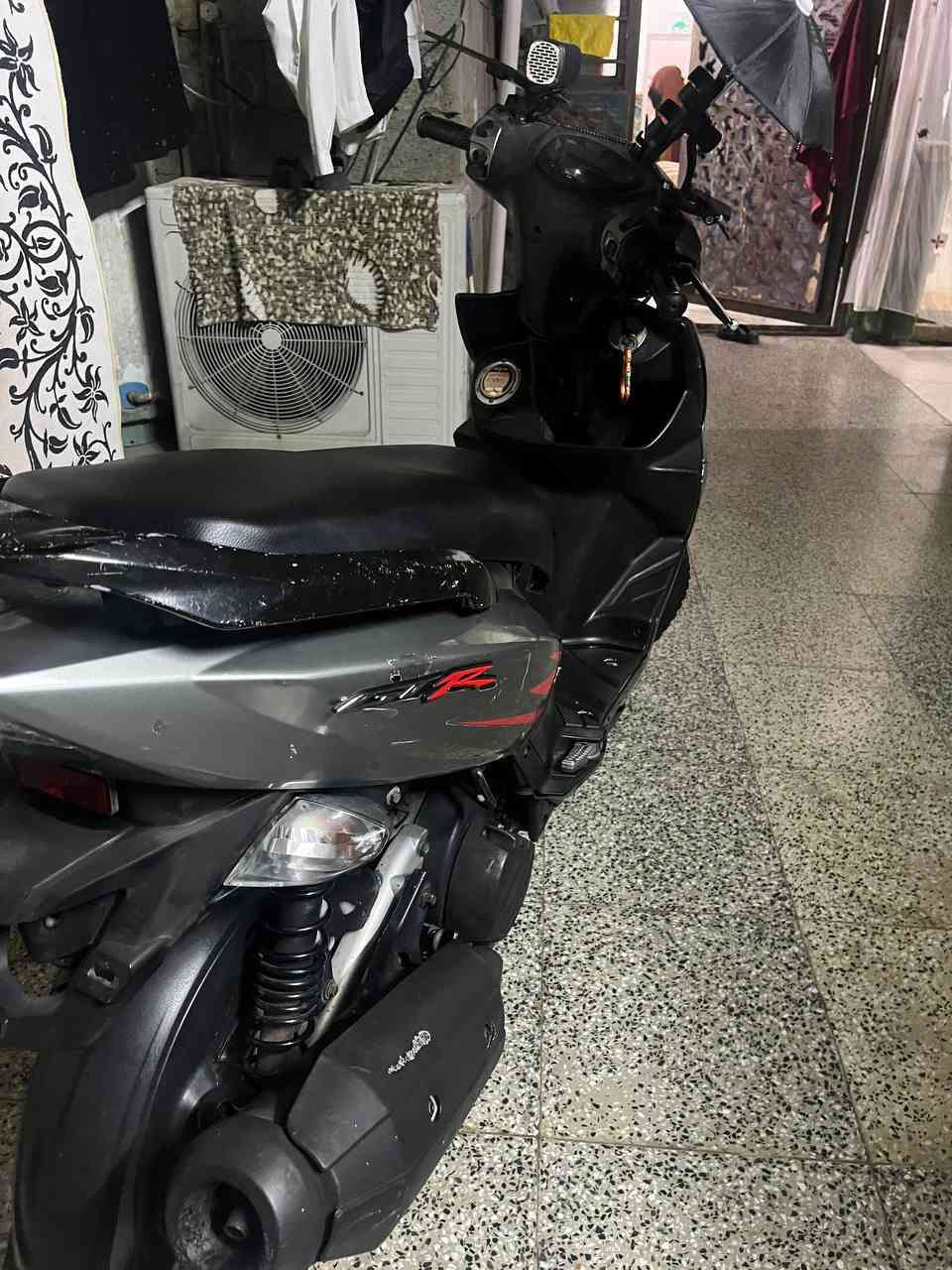 السلام عليكم من رخصه الادمن جي تي ار للبيع مامفتوح بيها برغي علا وضع للبلاد الدراجه خير من الله شلعه شك الكاع معدلها يخبل دهن امزويل بانزين محسن خير من الله مكينتها متسمعلها صوت جيب وياك الف فيتر سعر 850 وبيها مجال *********** مكاني بغداد الغاليه🤍
