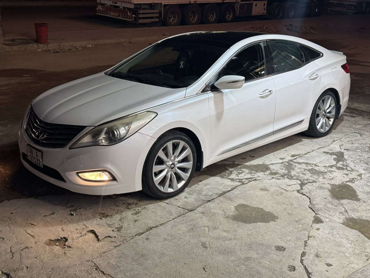 سلام عليكم للبيع أزيرا موديل2015
فول مواصفات للأخير:
فتحت سقف بانوراما
بصمة
كشنات كهرباء
برده خلفيه كهربائيه
دواخل ملكي
لدات خلفي امامي 
كأمره دواره 
حساسات امامي خلفي
شاشة لكزز
شاشة اعطال
السياره بدون ضربه فقط بيه جاملغ خلفي مرشوش بدون معجون ولسونار مرفوق بلمنشور
السعر 132بيه مجال حك الجيه مكان السياره نجف شارع المجمعات 
للأستفسار:***********
