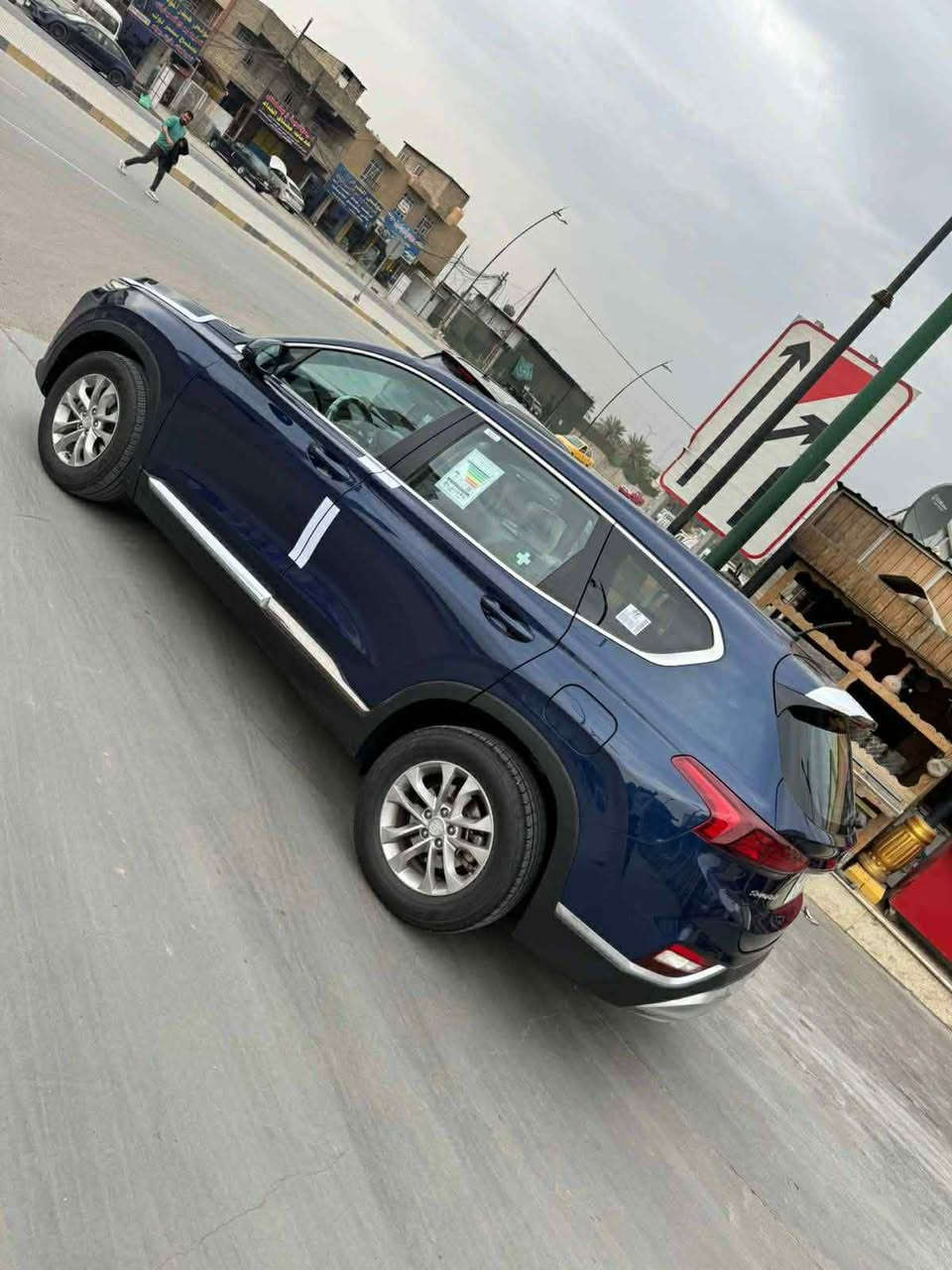 السلام عليكم
سنتافيه موديل 19 بغداد نكليزي تحويل شرط 

 

حادثها جاملغ وبنيد بدون دواخل  فقط

مكينه وكير وتبريد وحداديه لوك.   

مواصفات 

شاشه كامره

تحكم ستيرن جيهتين

مانع نزلاغ 

ثلاث انضمه قياده 

نضمام ايكو 

ويل كب كروم 

اربعه سلندر. 5راكب.  

السعر اكتب تم ويوصلك السعر

مراوس يرهم.  مكاني بغداد. 

السعر انتصال وتدلل

***********
