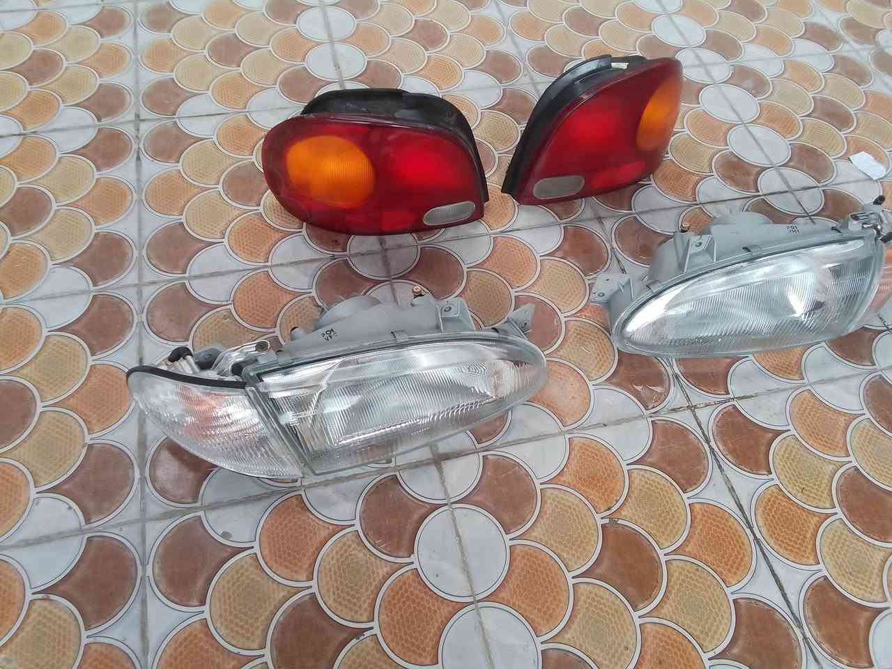 السلام عليكم مازدات وبك لايت هونداي اكسنت شرطه 97 و98 اليحتاجهن يتصل *********** أو ***********.  الخط الثاني بي واتساب
